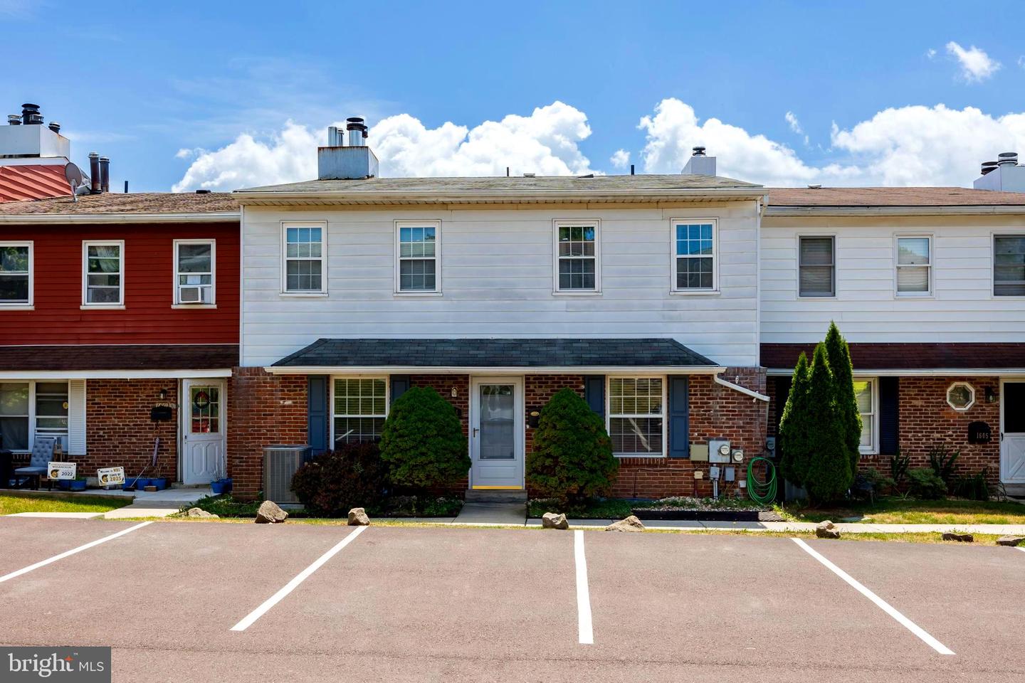 1604 Whitpain Hls