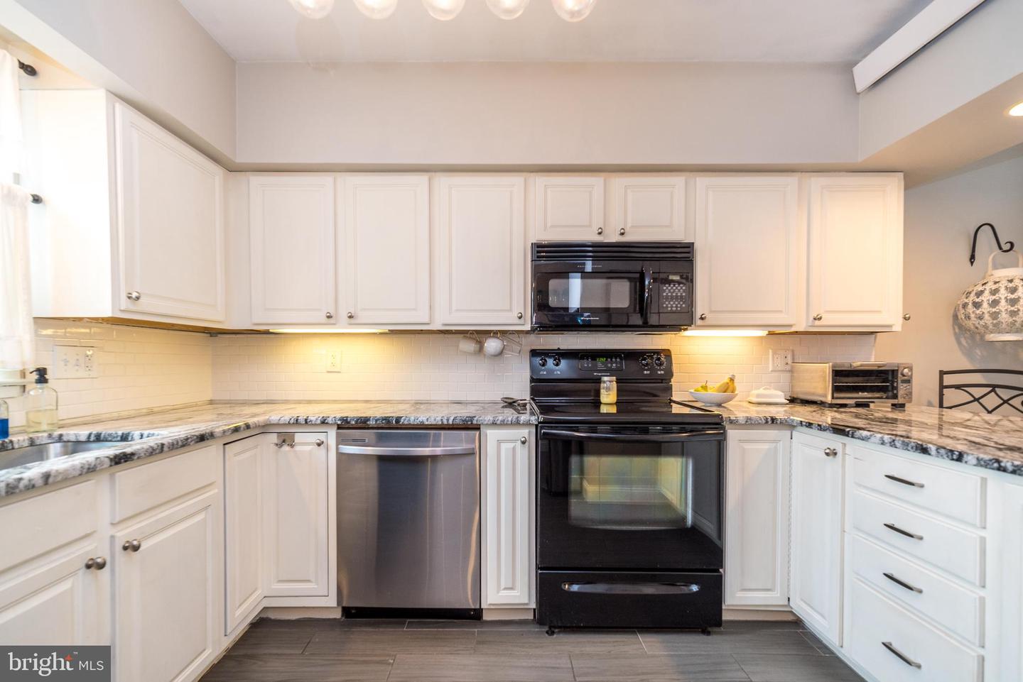 445 N Main St
