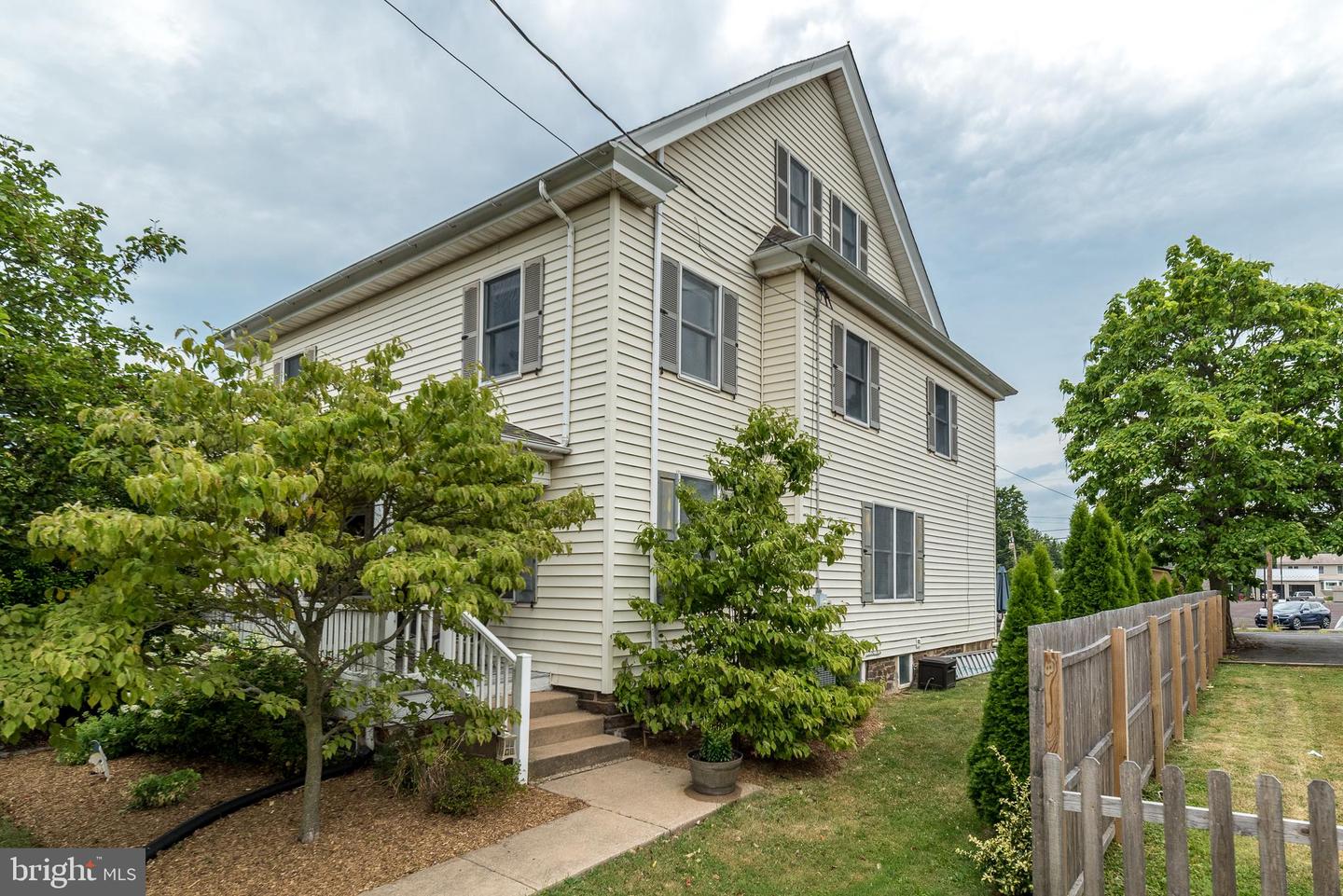 445 N Main St