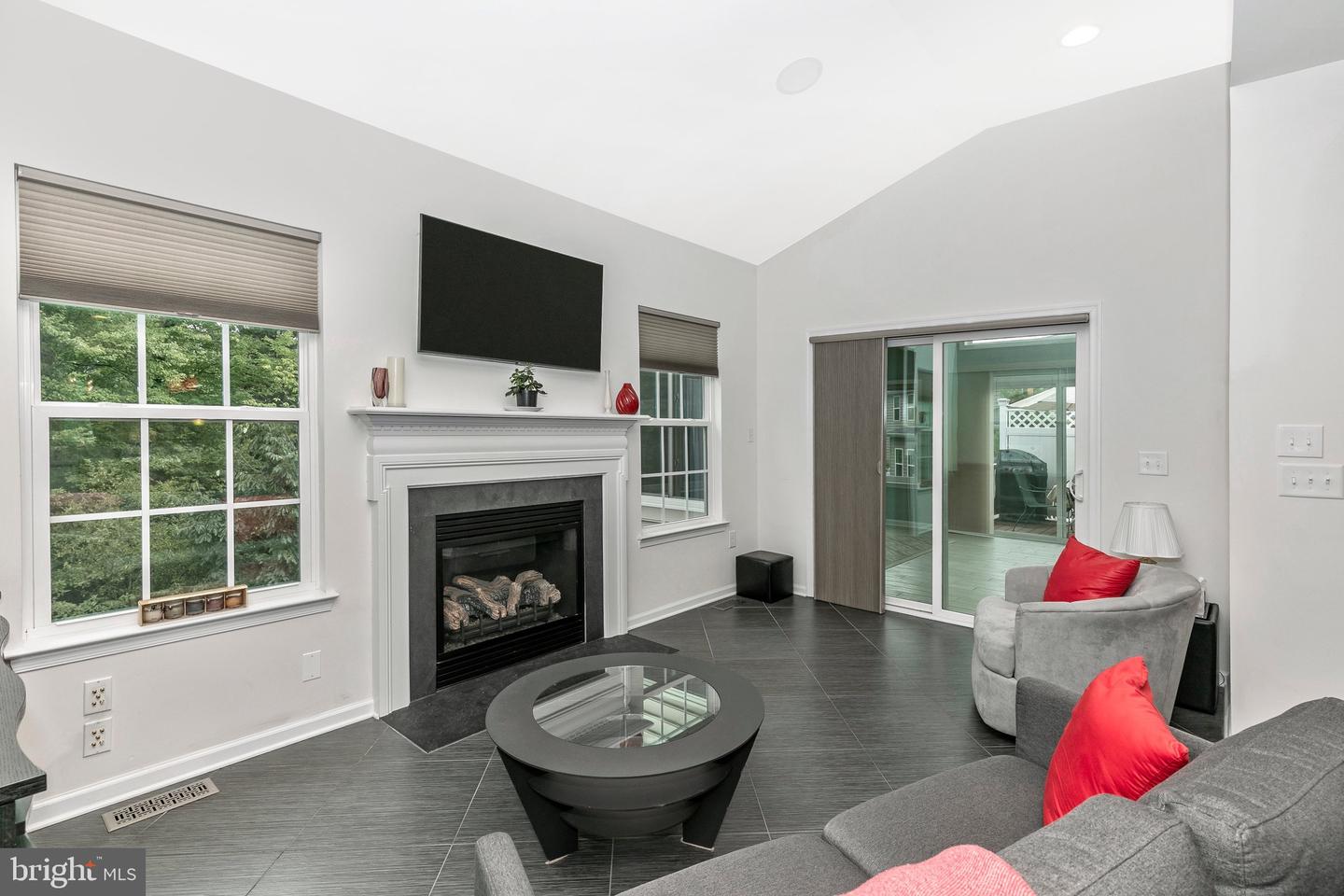 112 Clydesdale Cir
