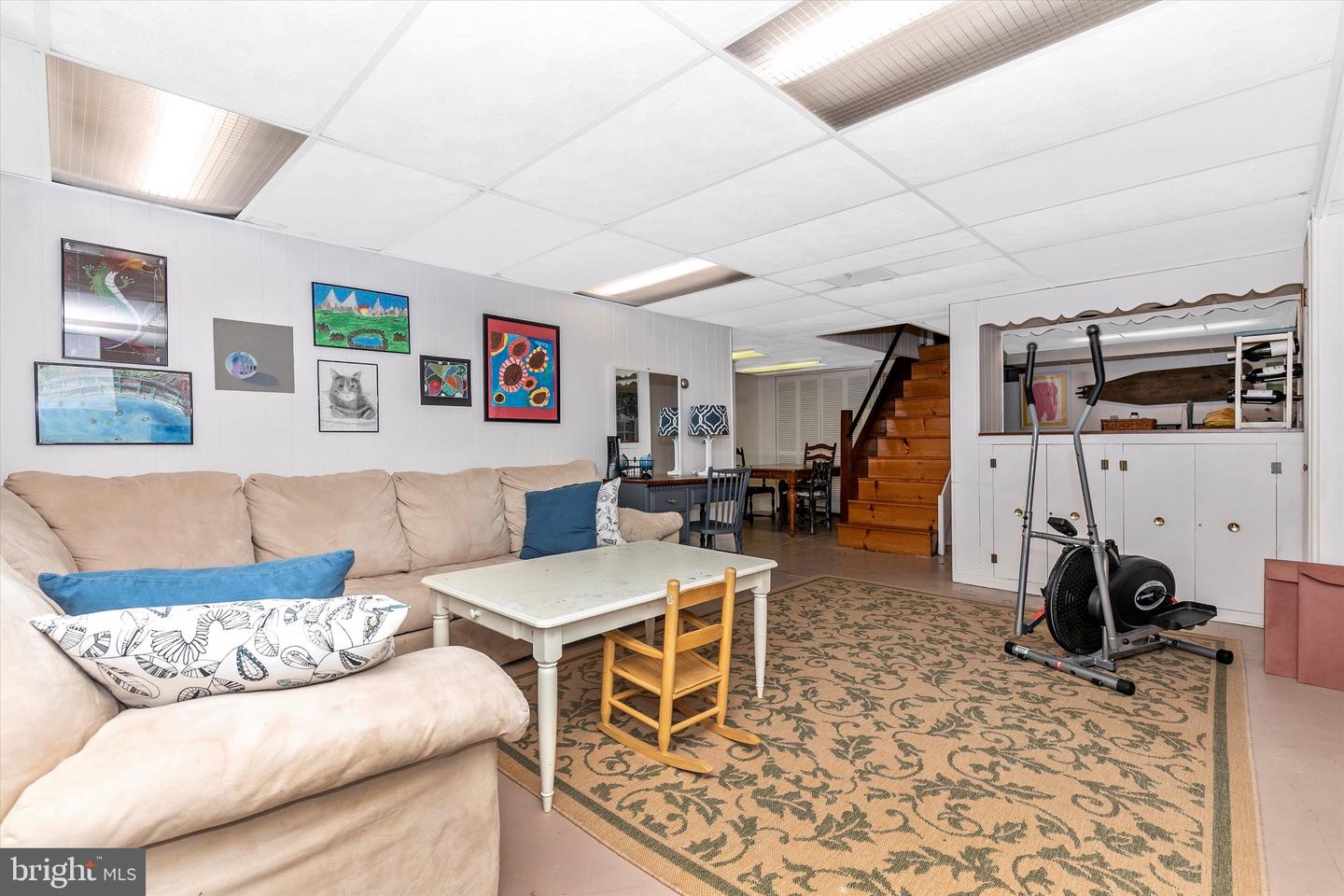 1045 Wellington Rd