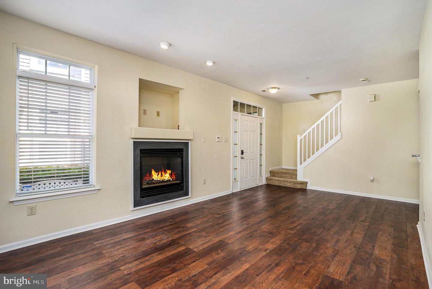 107 Woods Dr