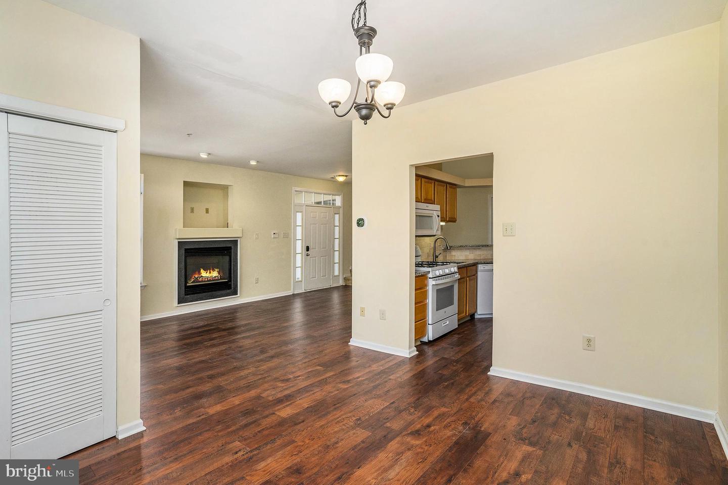 107 Woods Dr