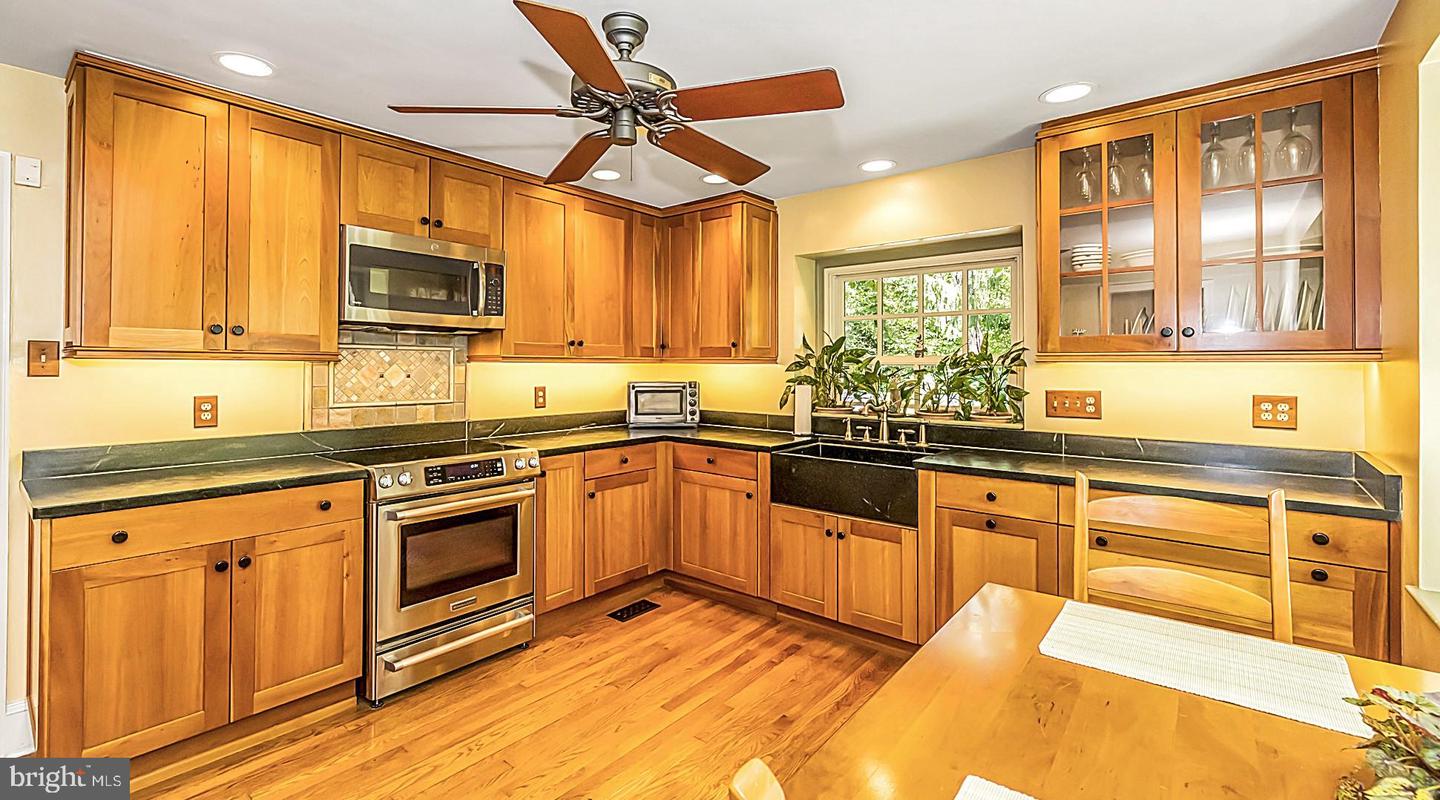 520 Twickenham Rd