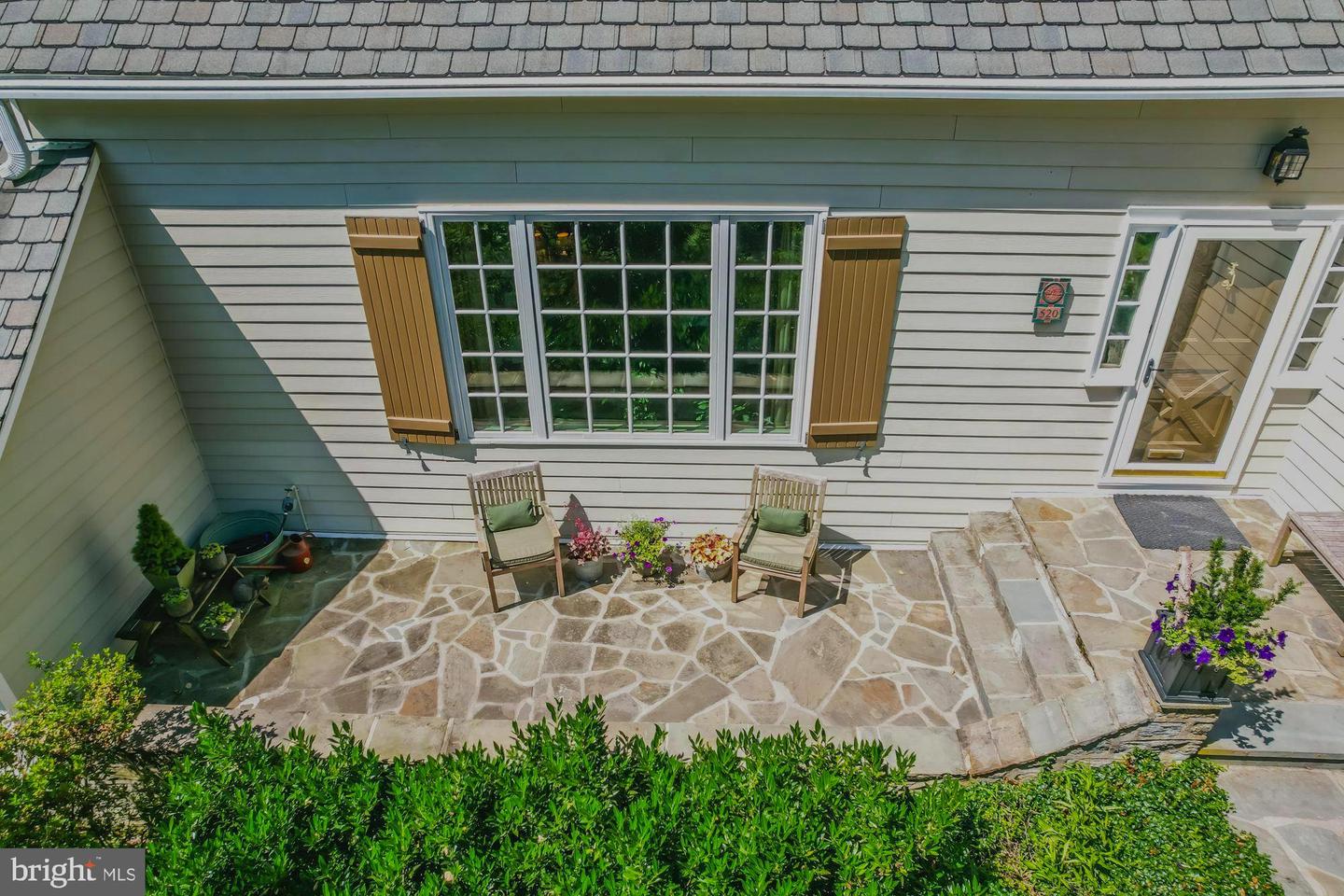 520 Twickenham Rd