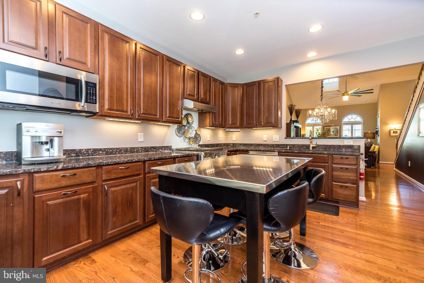 112 Mustang Way