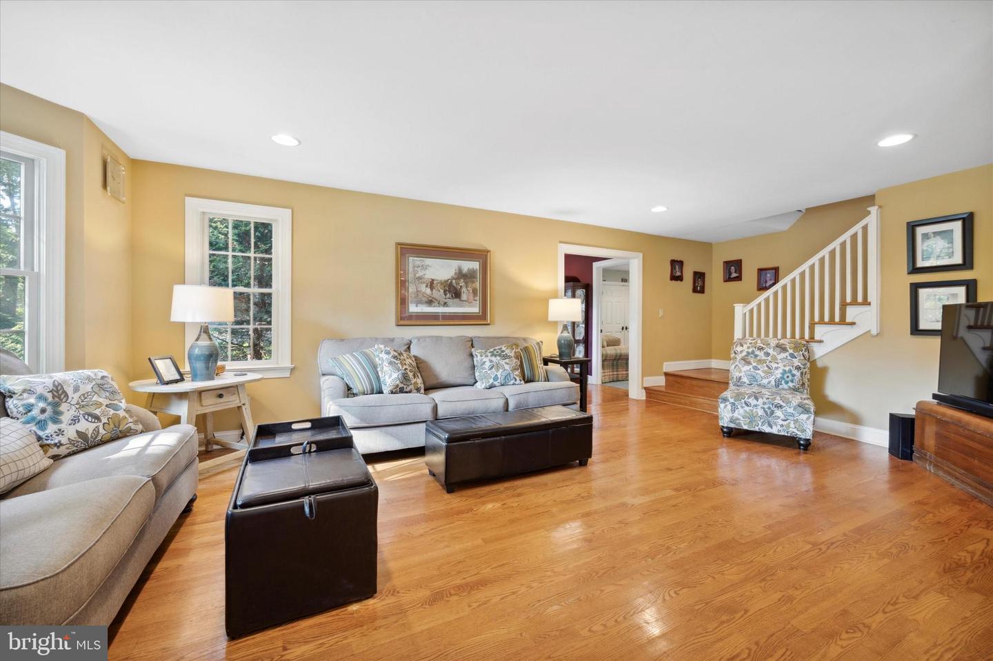 725 Johns Ln