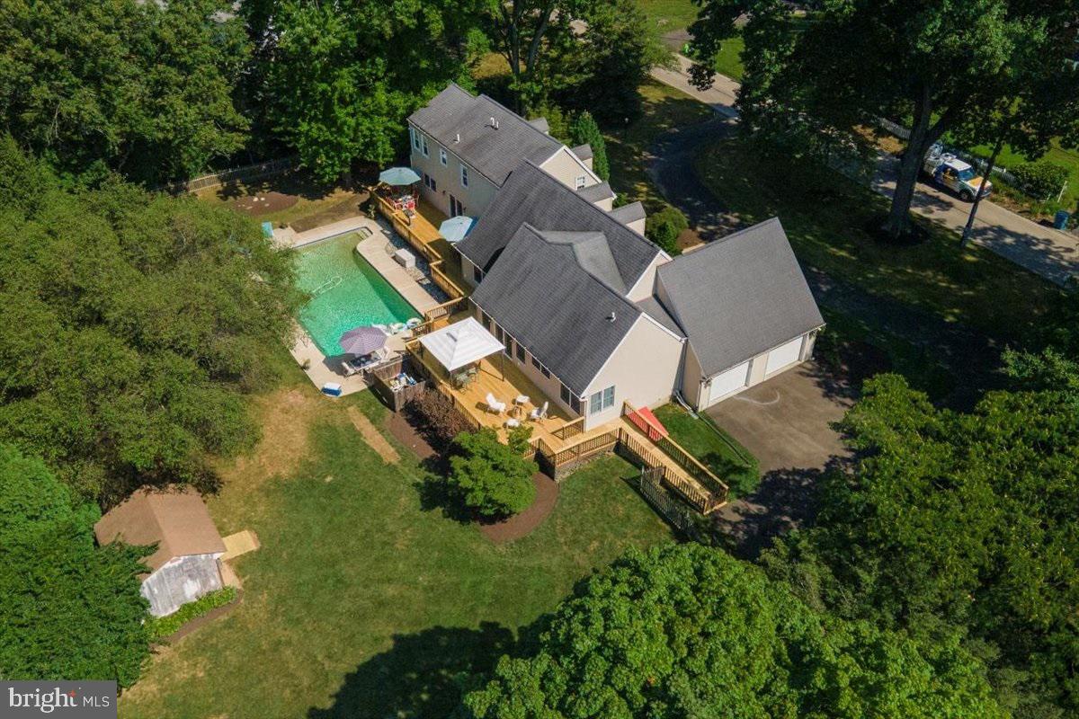 725 Johns Ln