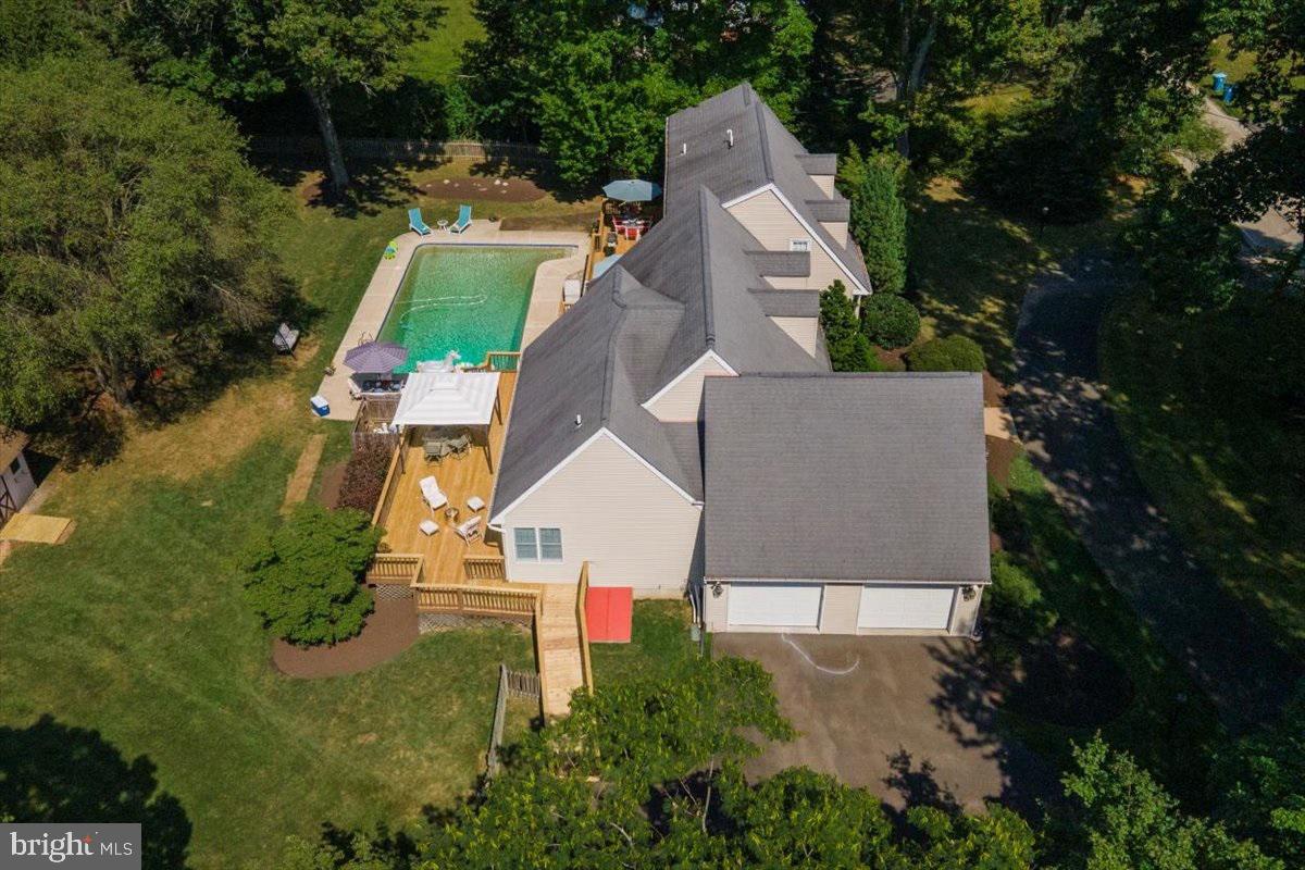 725 Johns Ln