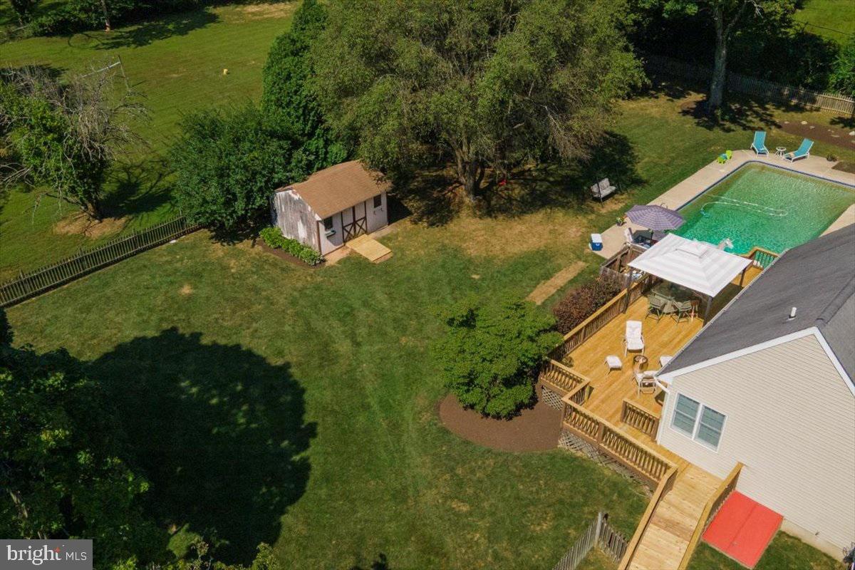725 Johns Ln