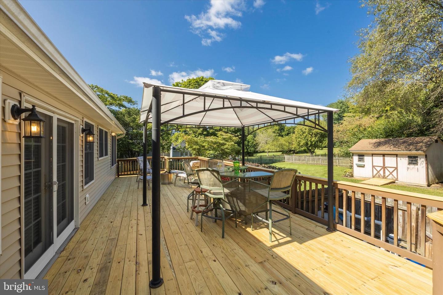 725 Johns Ln
