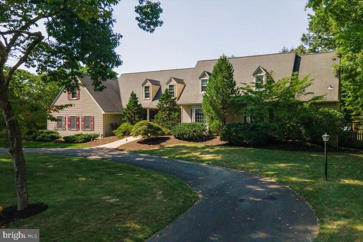 725 Johns Ln
