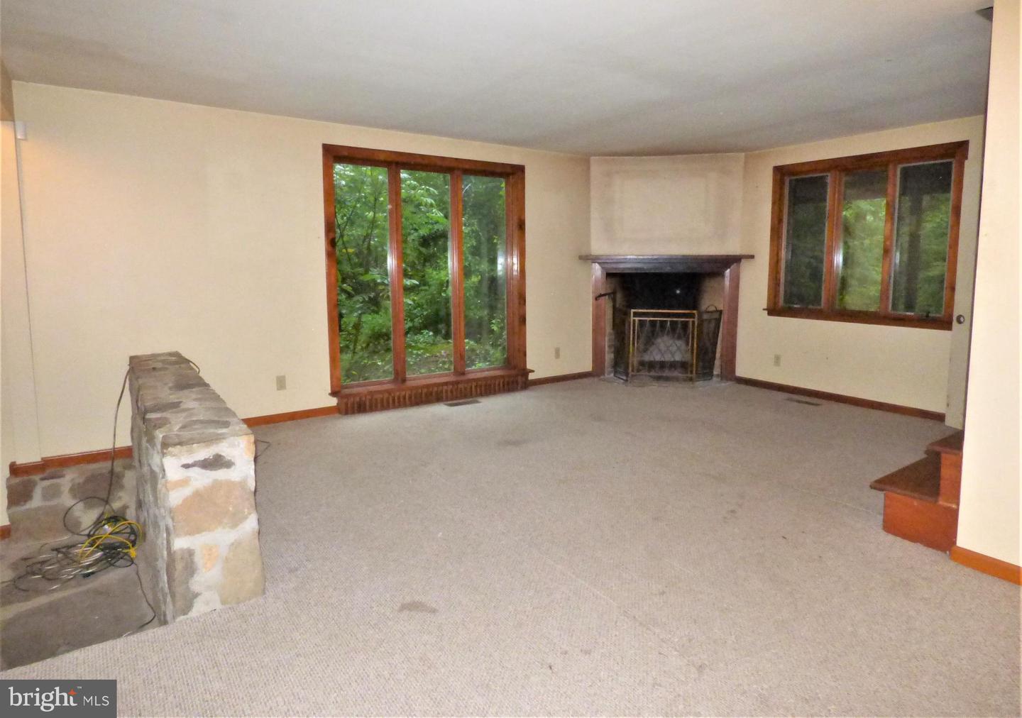 1410 Cedar Ln