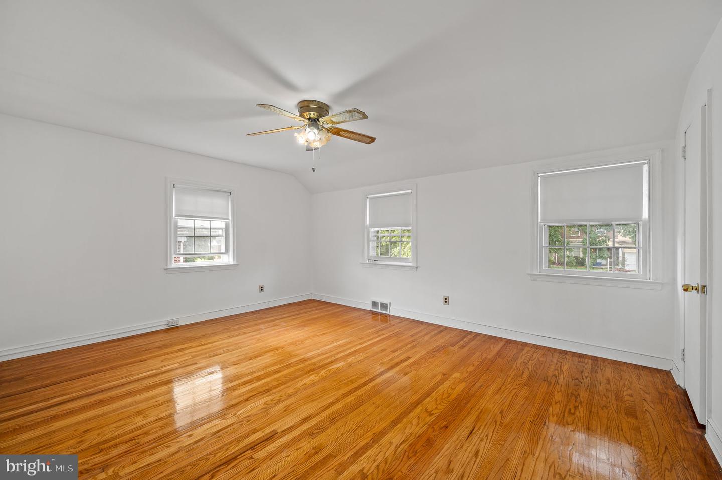 23 Dewey Rd