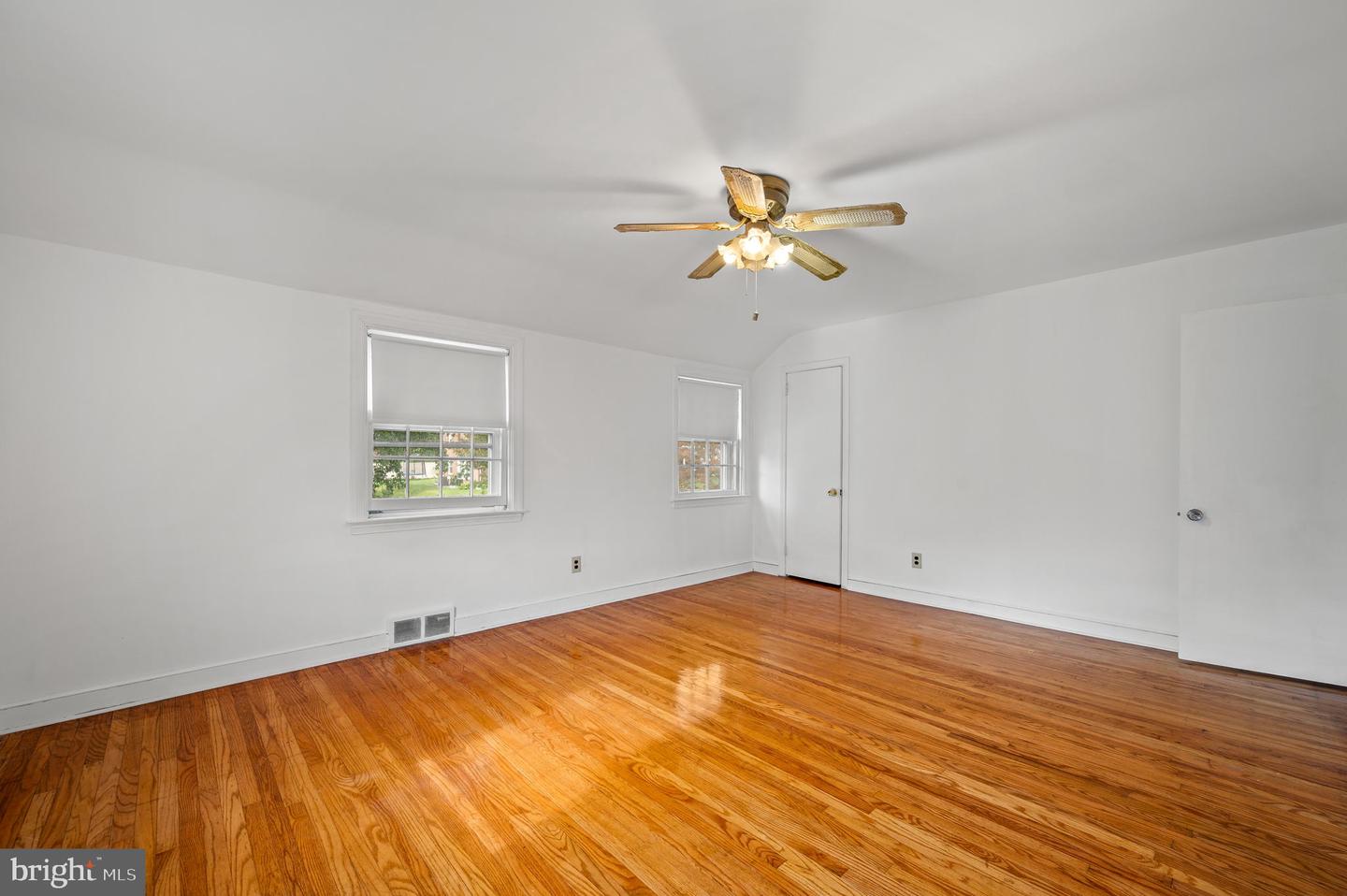 23 Dewey Rd