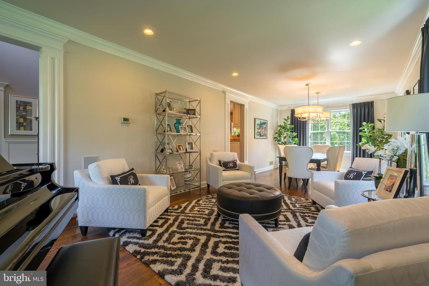 719 Chapel Hill West Lane