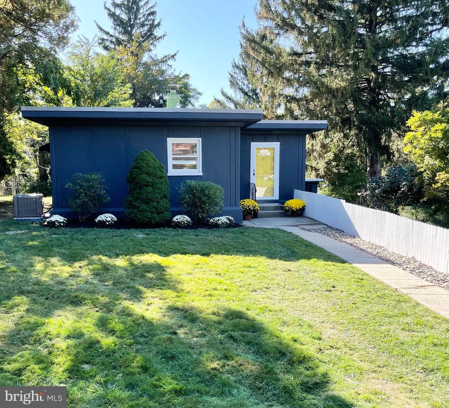 8204 Douglas Rd
