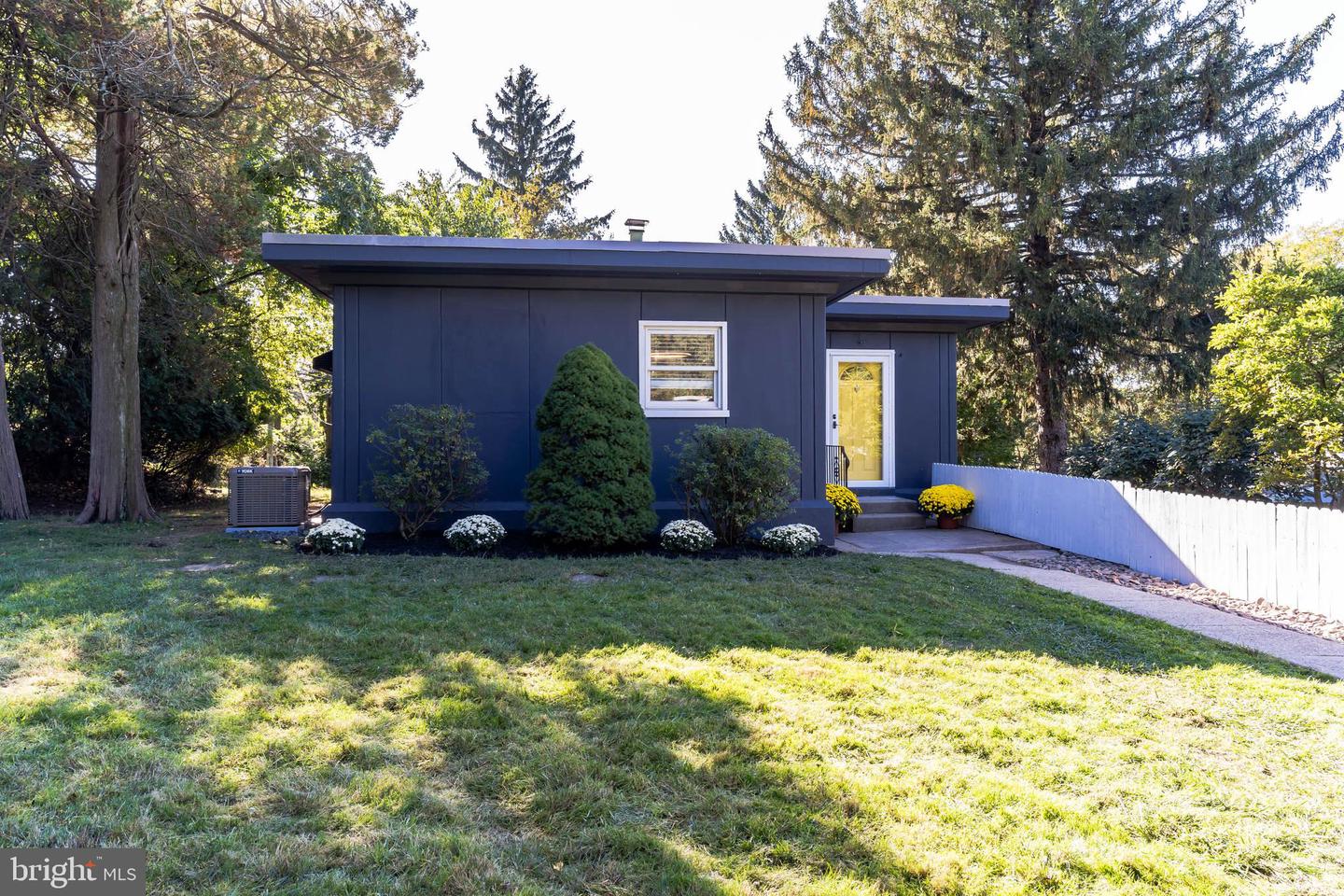 8204 Douglas Rd