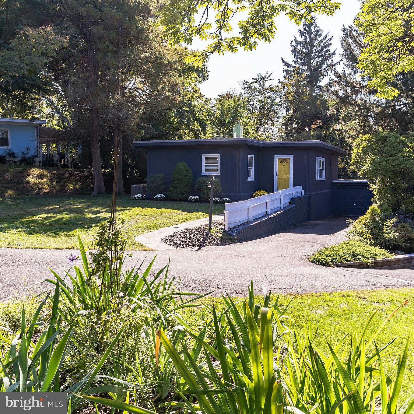 8204 Douglas Rd
