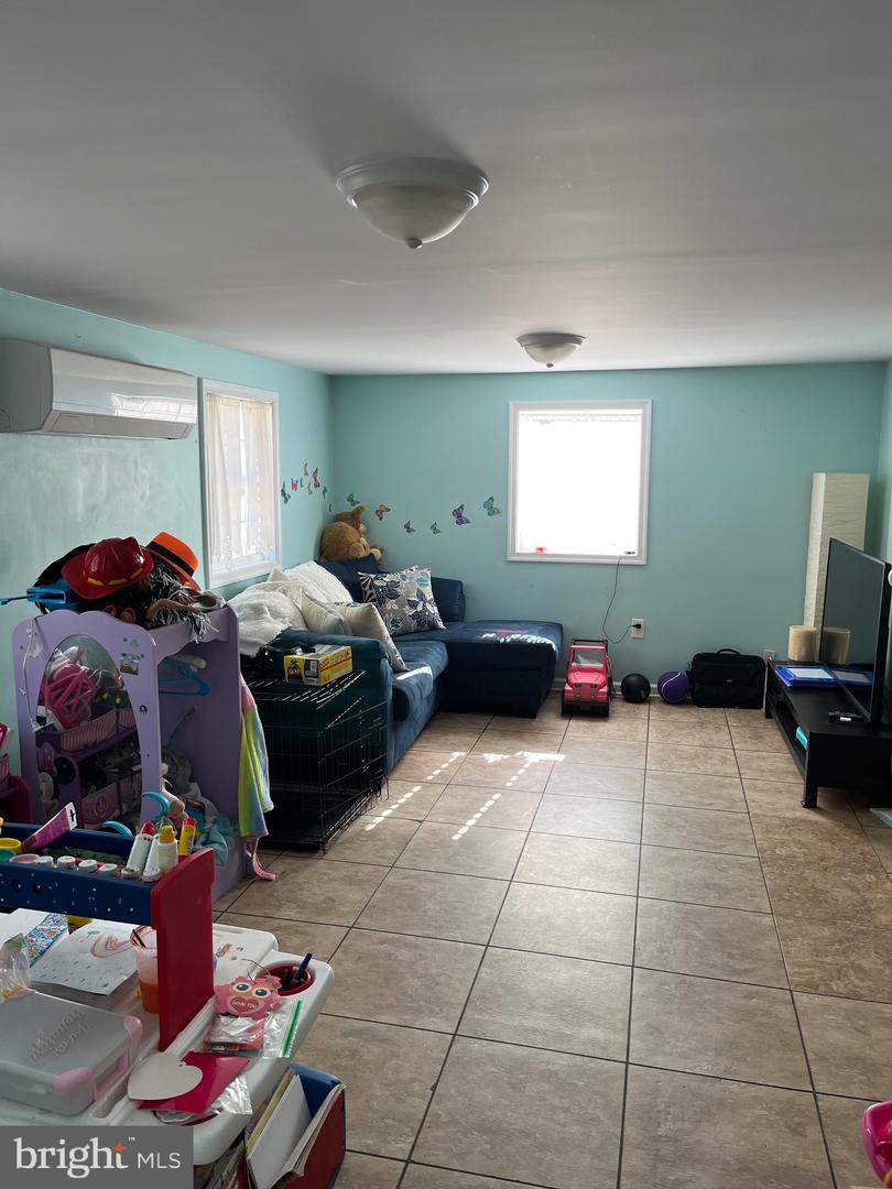102 Ulmer Ave
