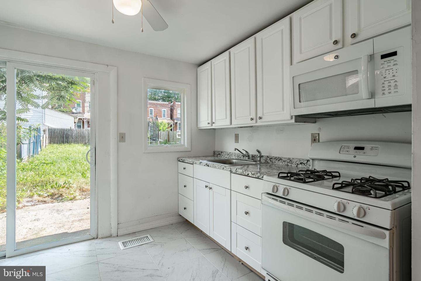 3 Walnut St