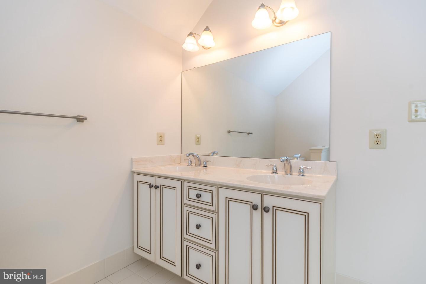 2611 Equestrian Way