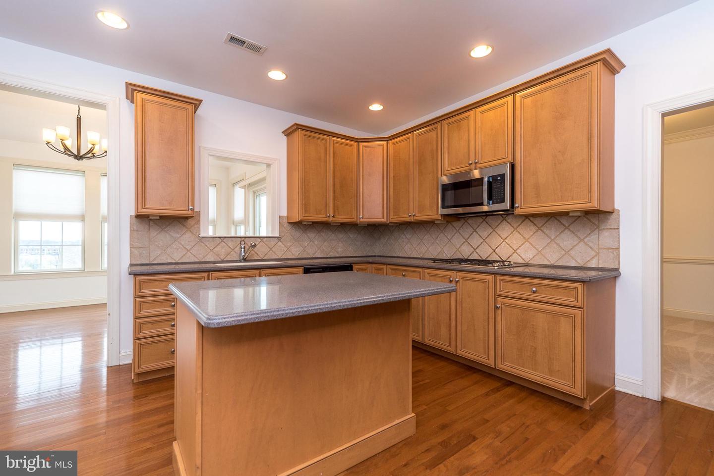 2611 Equestrian Way