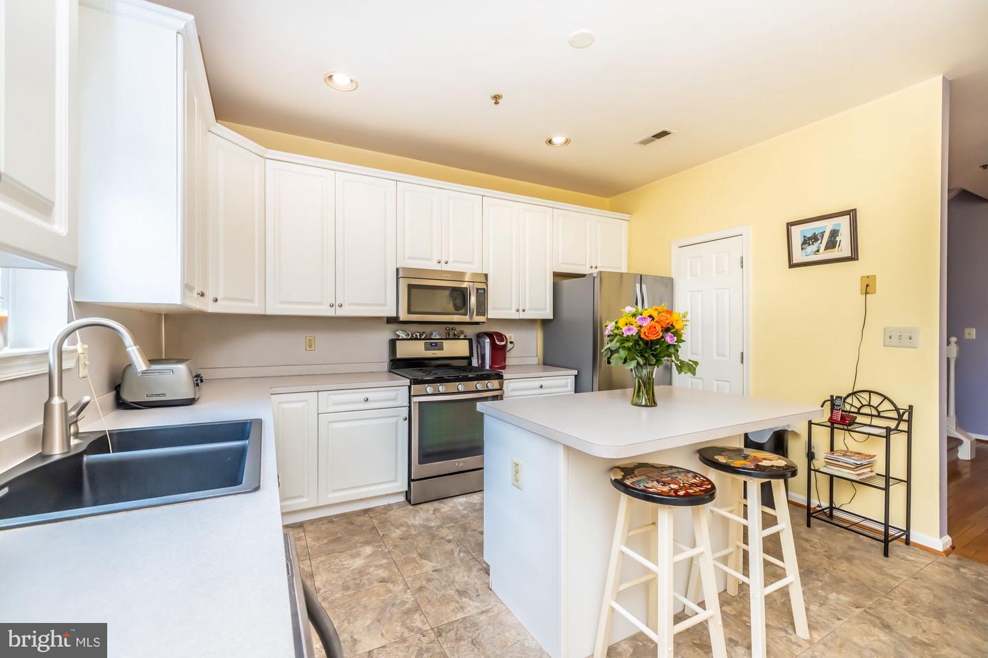 215 Donna Dr