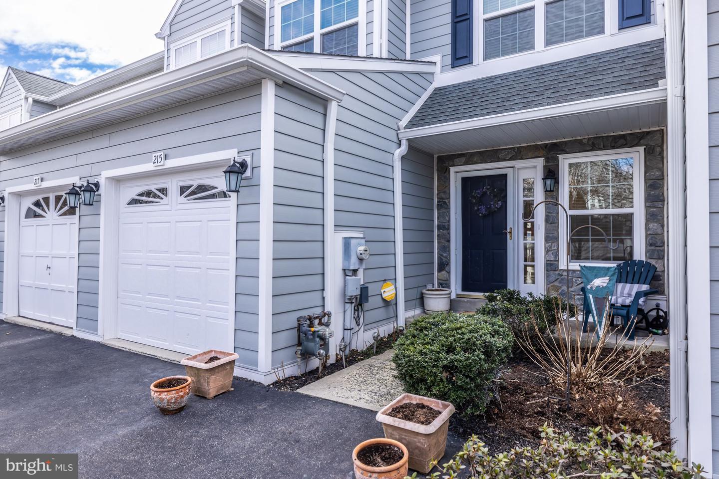 215 Donna Dr