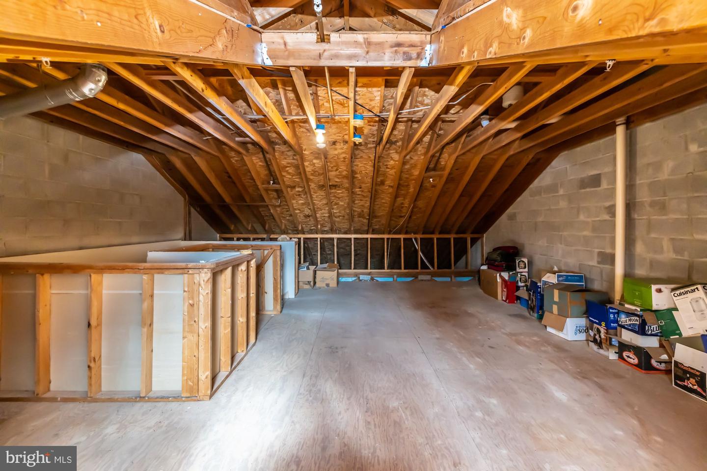 215 Donna Dr