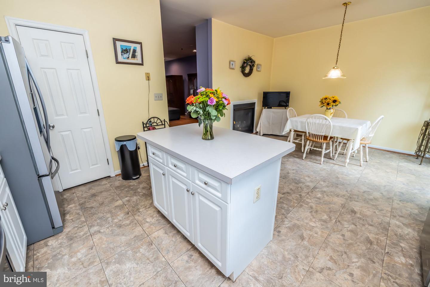215 Donna Dr