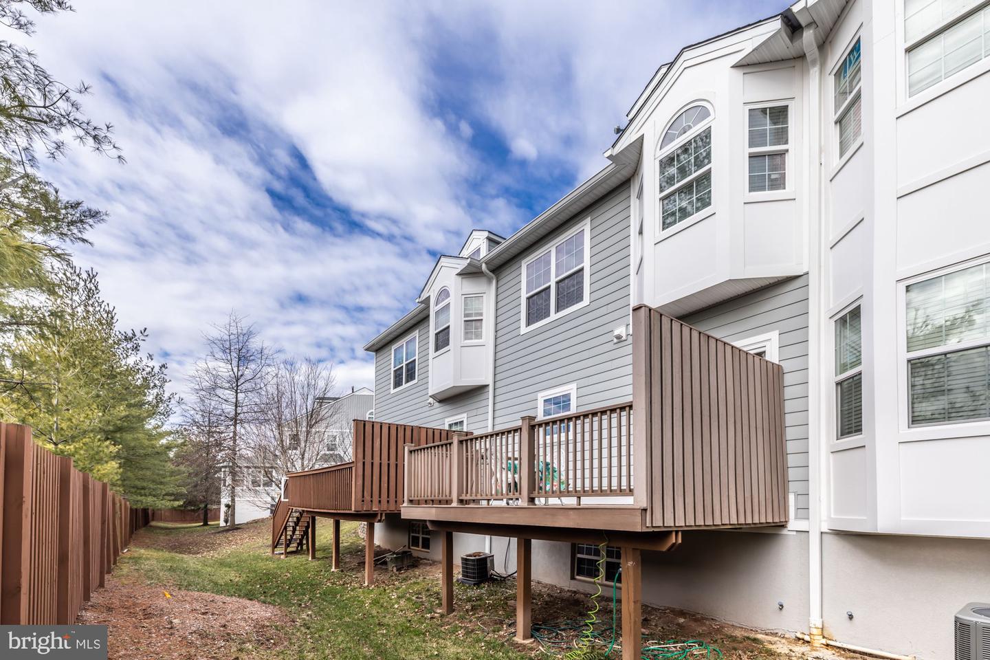 215 Donna Dr