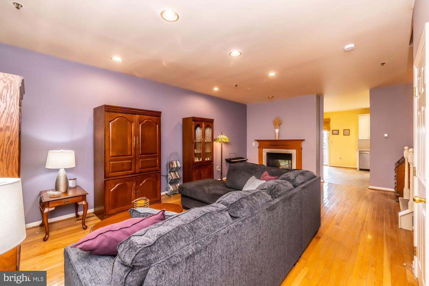 215 Donna Dr
