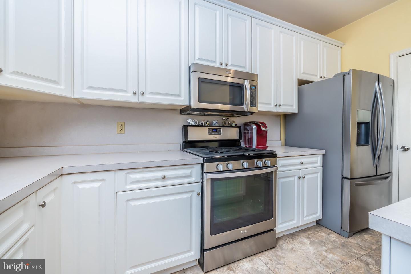 215 Donna Dr