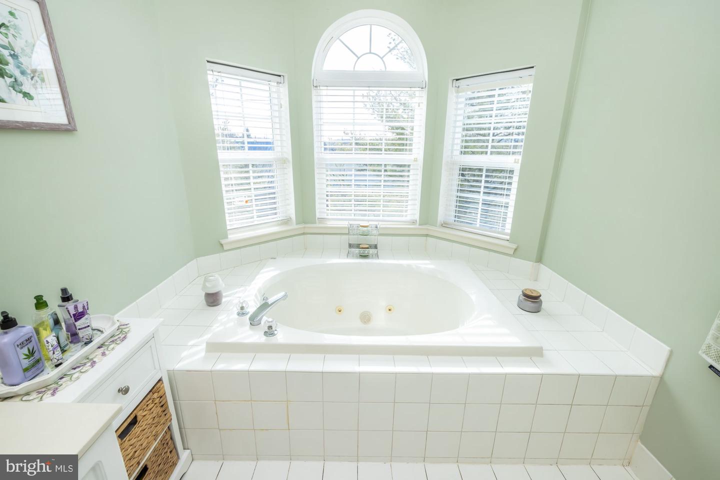 215 Donna Dr