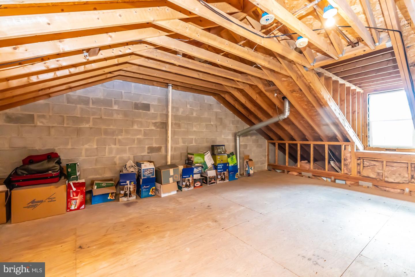 215 Donna Dr