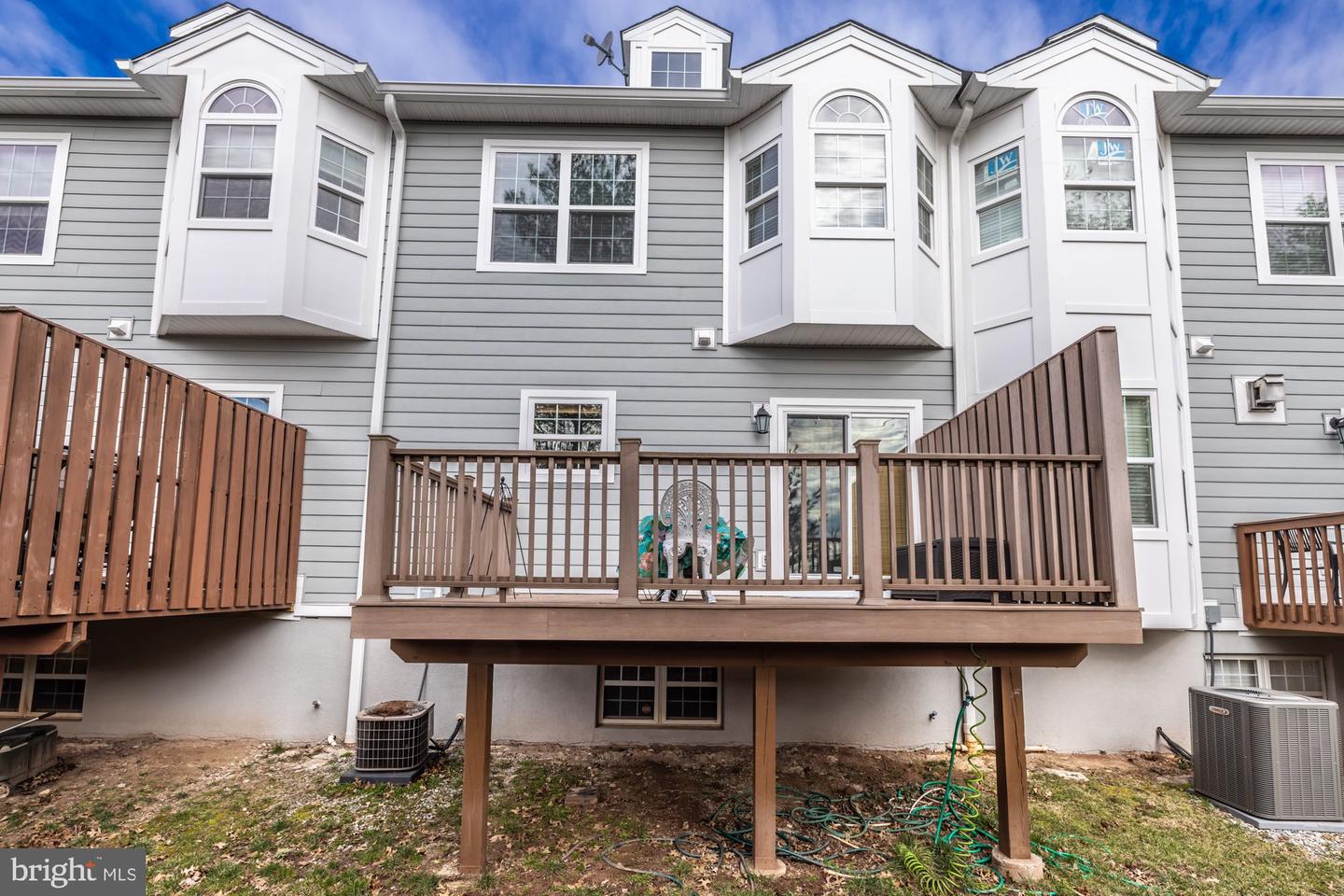 215 Donna Dr
