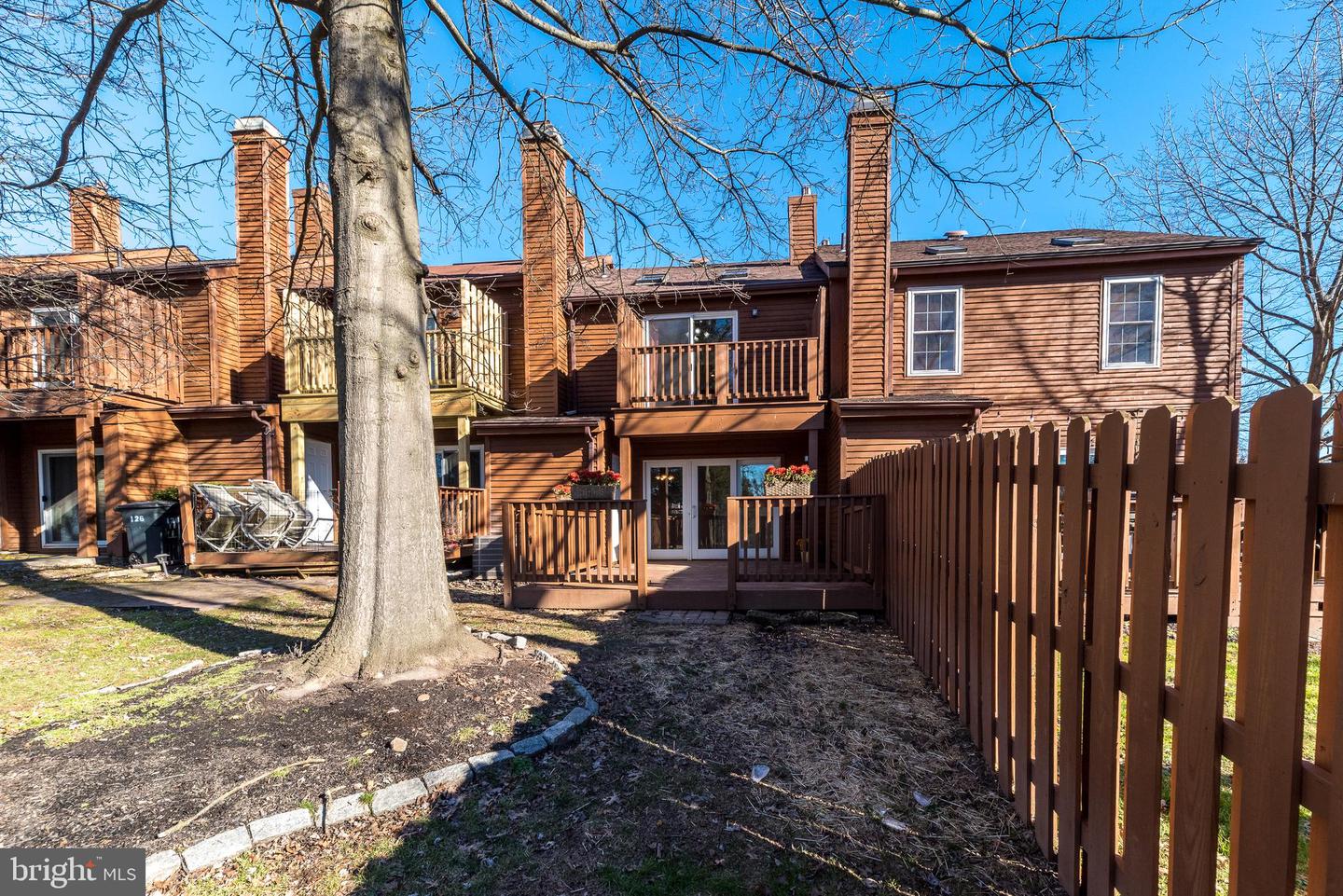128 Magnolia Ct