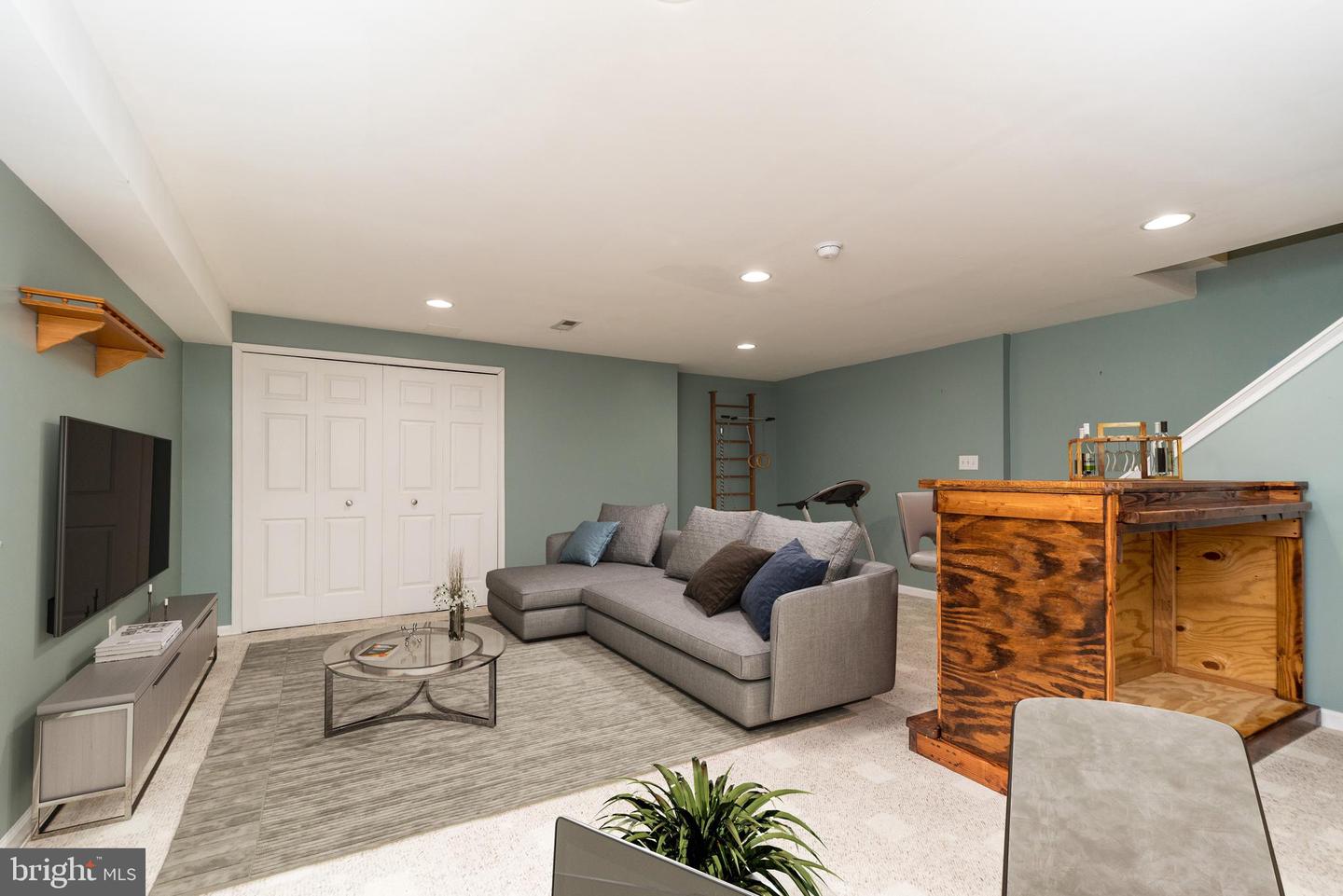 128 Magnolia Ct