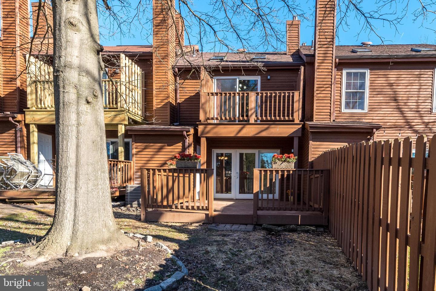 128 Magnolia Ct