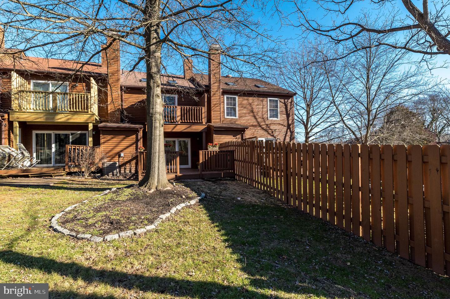 128 Magnolia Ct