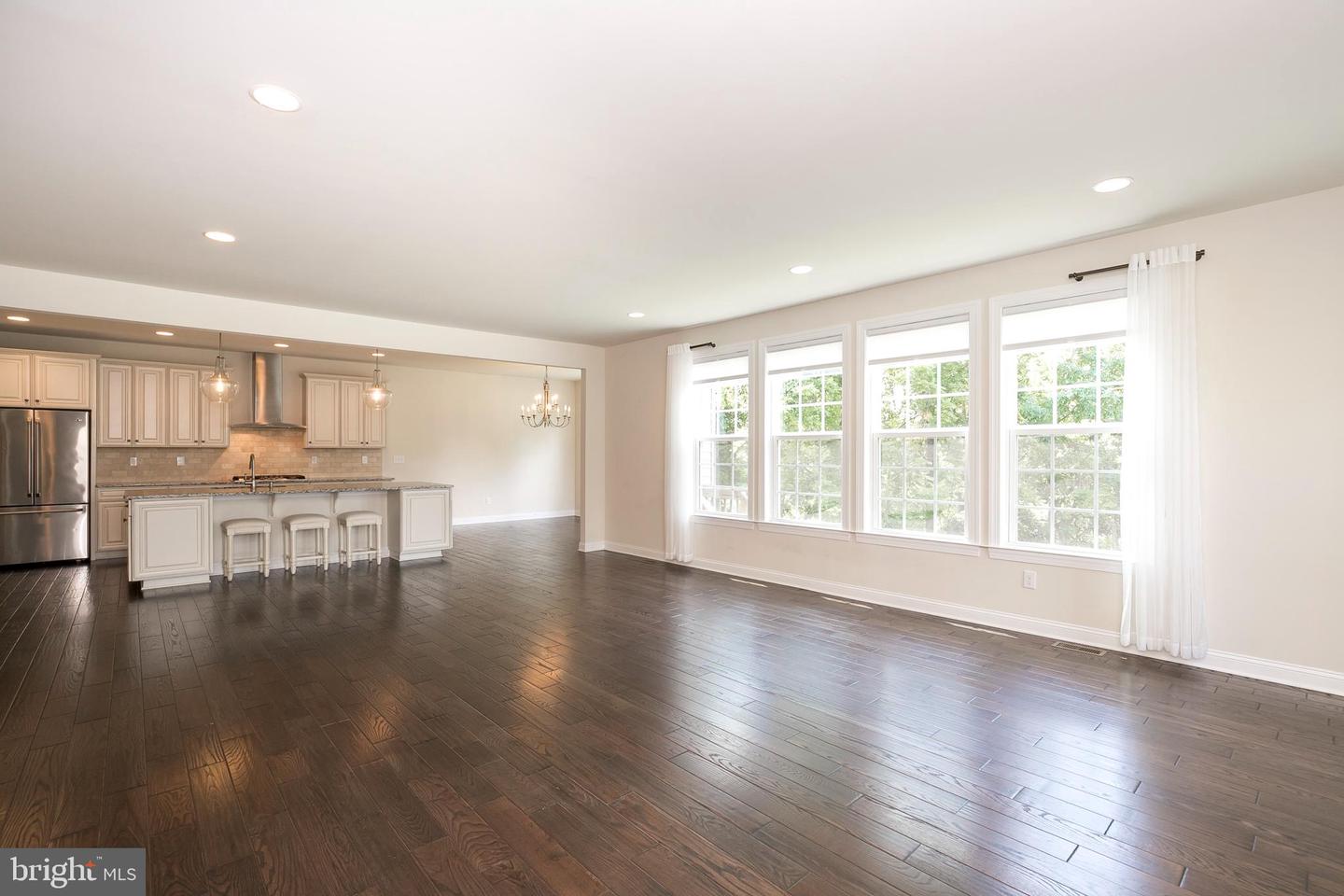 1918 Cori Ln