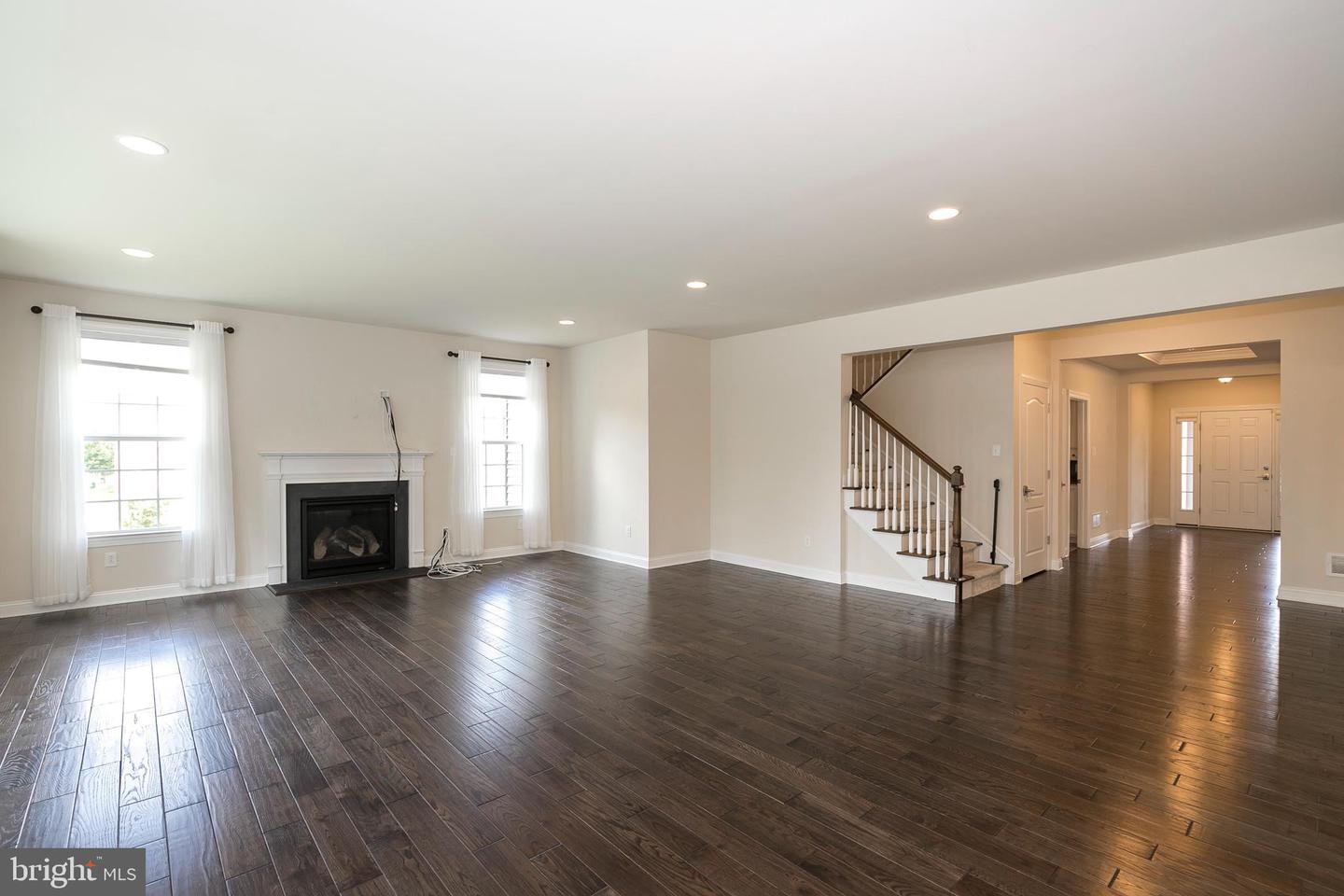 1918 Cori Ln
