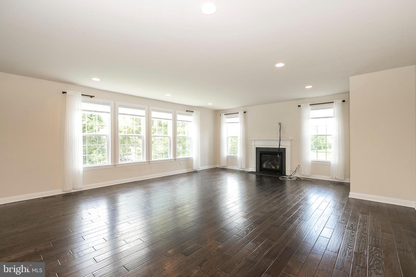 1918 Cori Ln