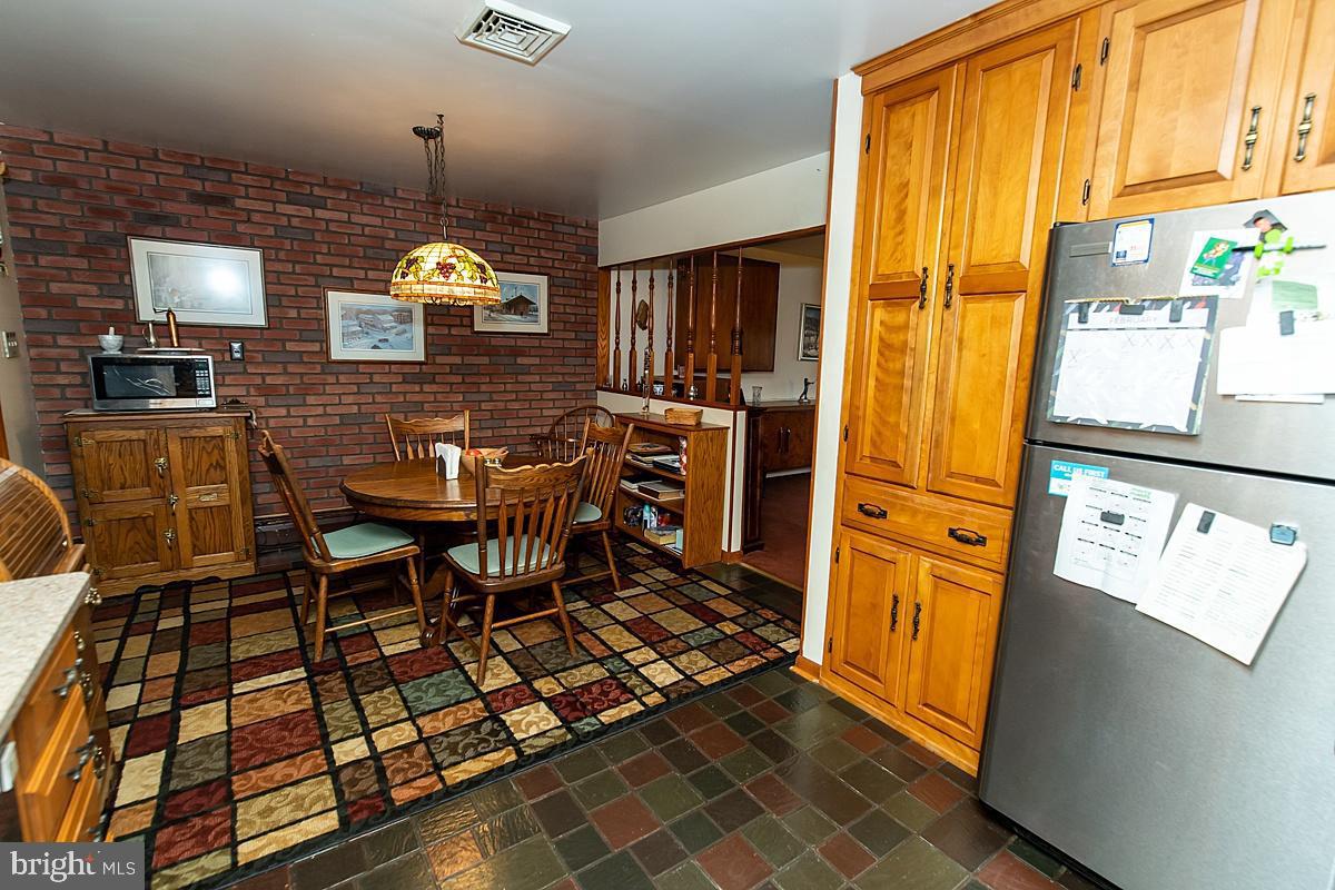 1247 Cedars Rd