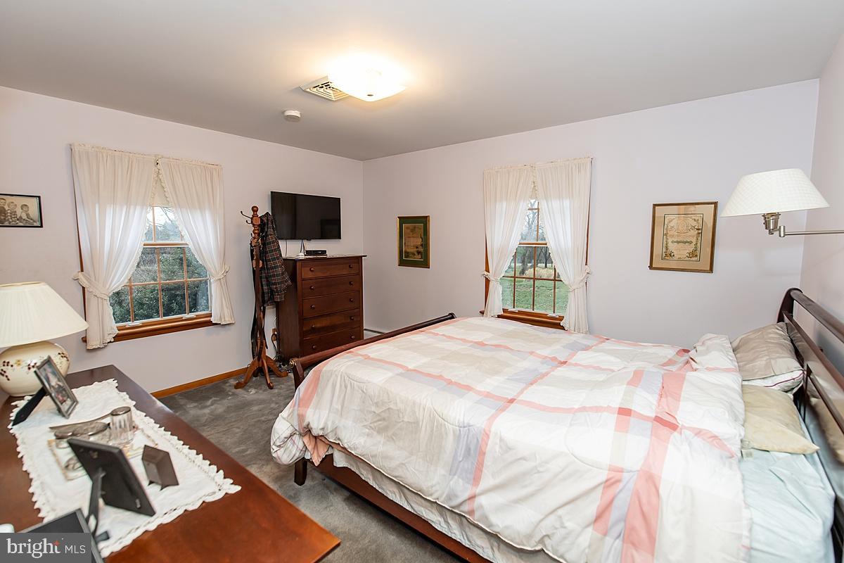 1247 Cedars Rd