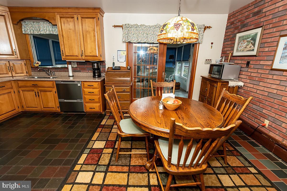 1247 Cedars Rd