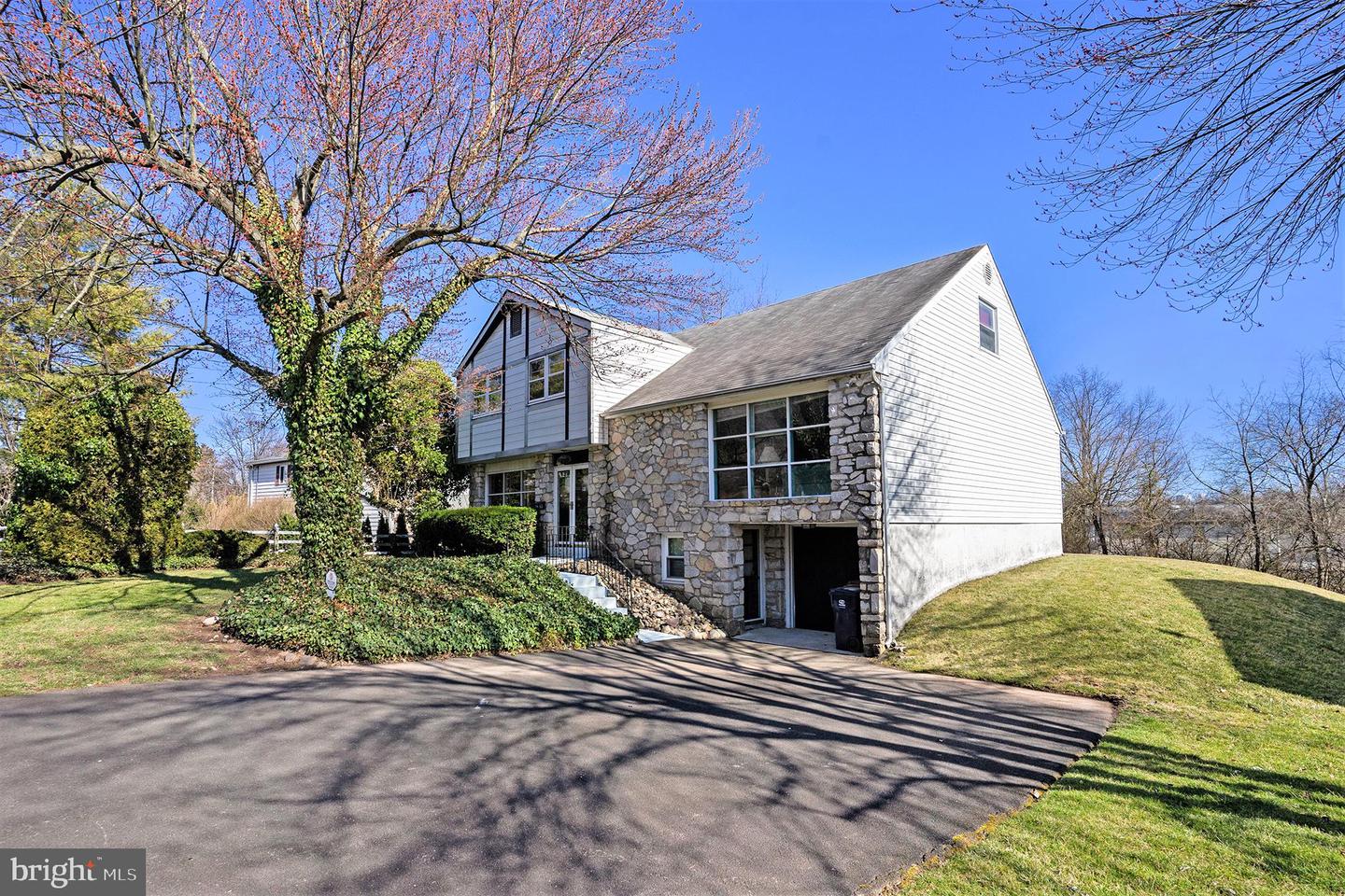 1057 Fitzwatertown Rd
