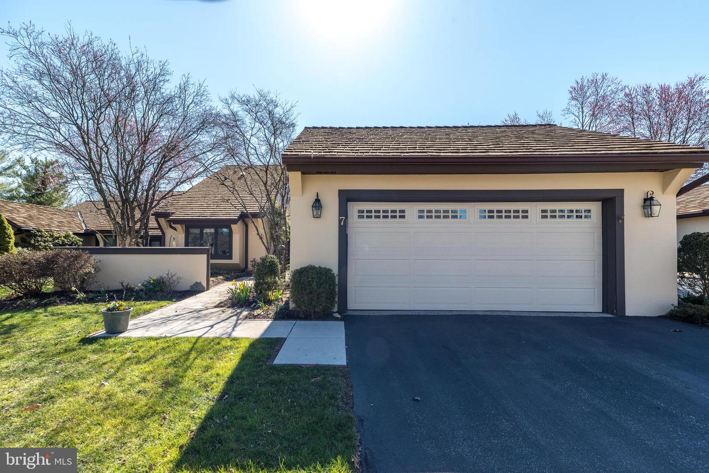 7 Hounds Run Ln