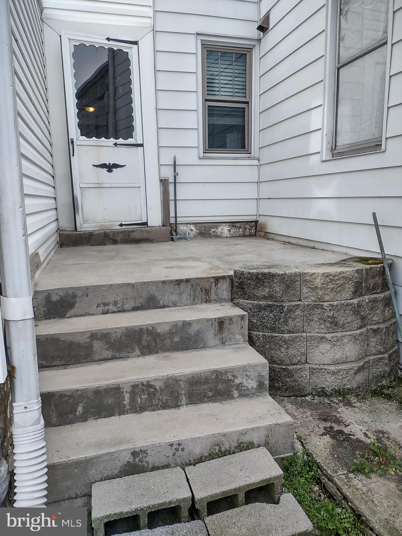 102 S Chestnut St